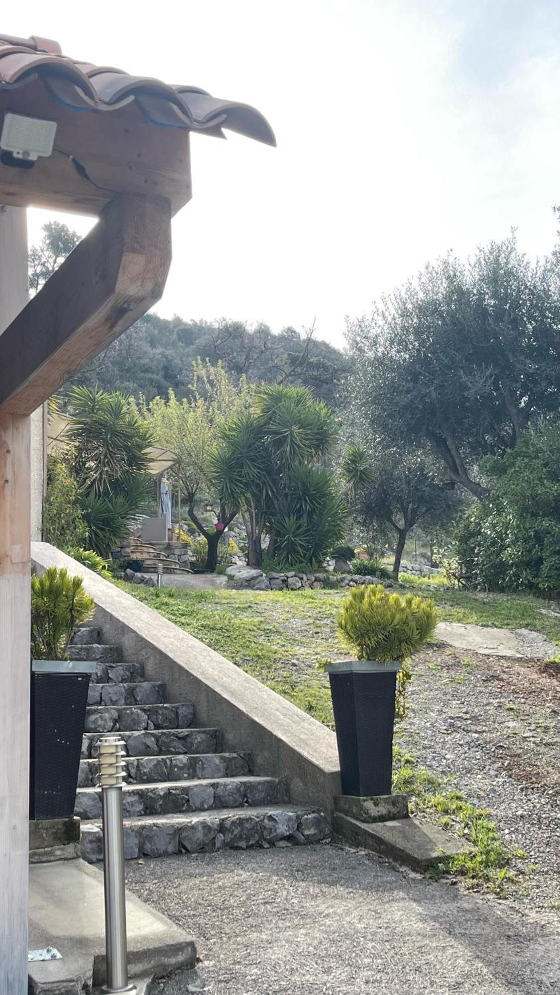 Rez De Jardin, Entre Mer Et Montagne Levens Exterior foto